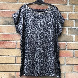 New!! Beautiful Print Shirt!!